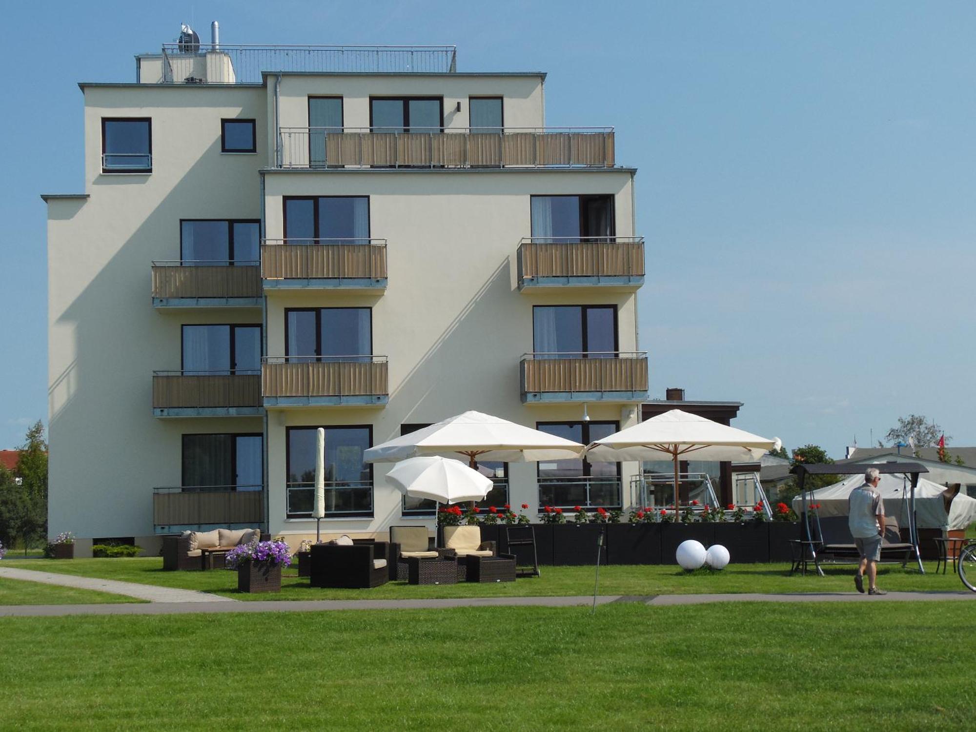 Hotel Warnow Росток Екстер'єр фото