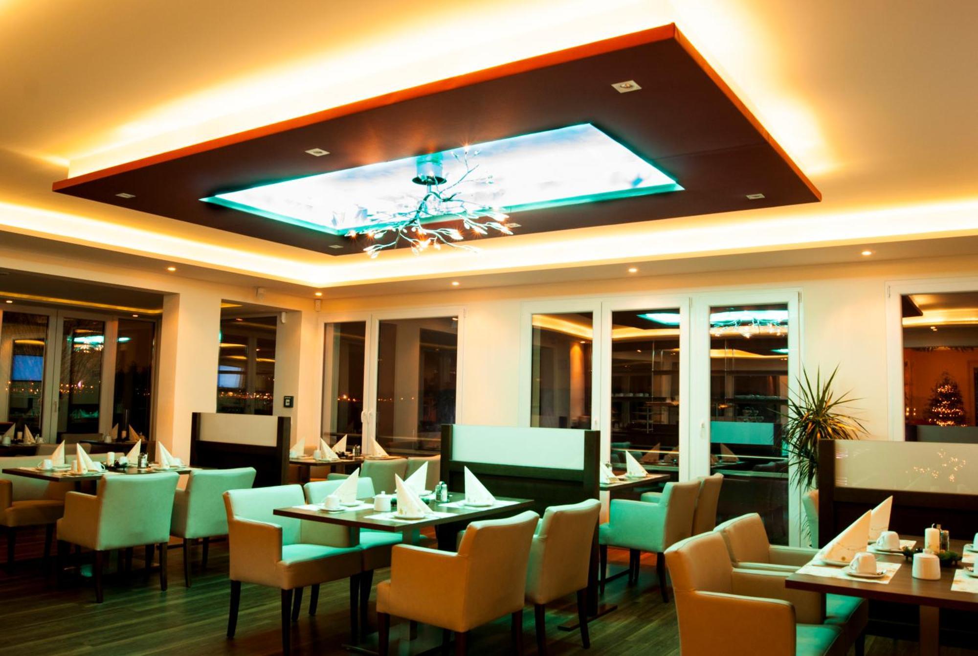 Hotel Warnow Росток Екстер'єр фото