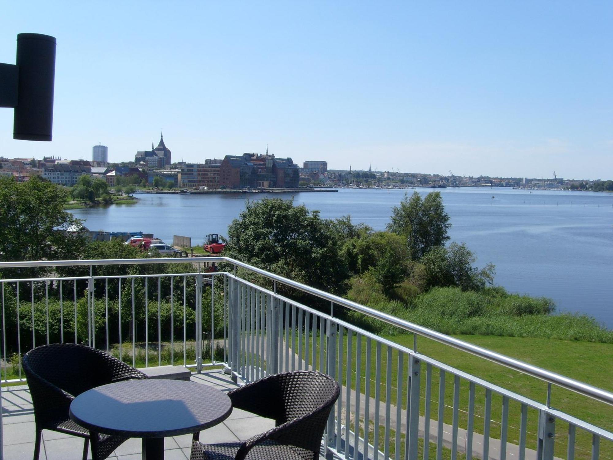 Hotel Warnow Росток Екстер'єр фото