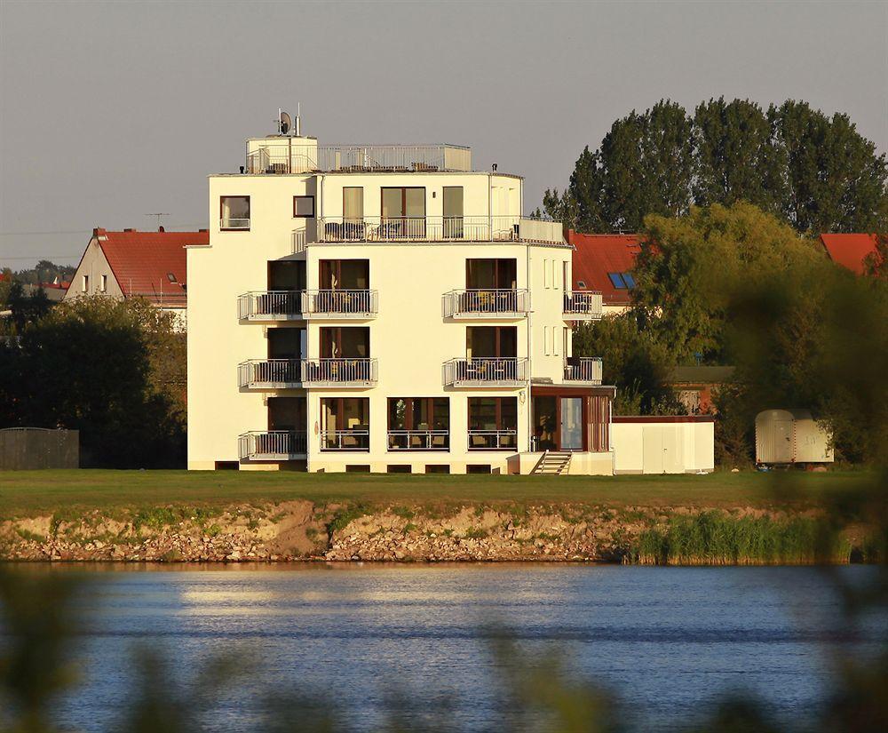 Hotel Warnow Росток Екстер'єр фото