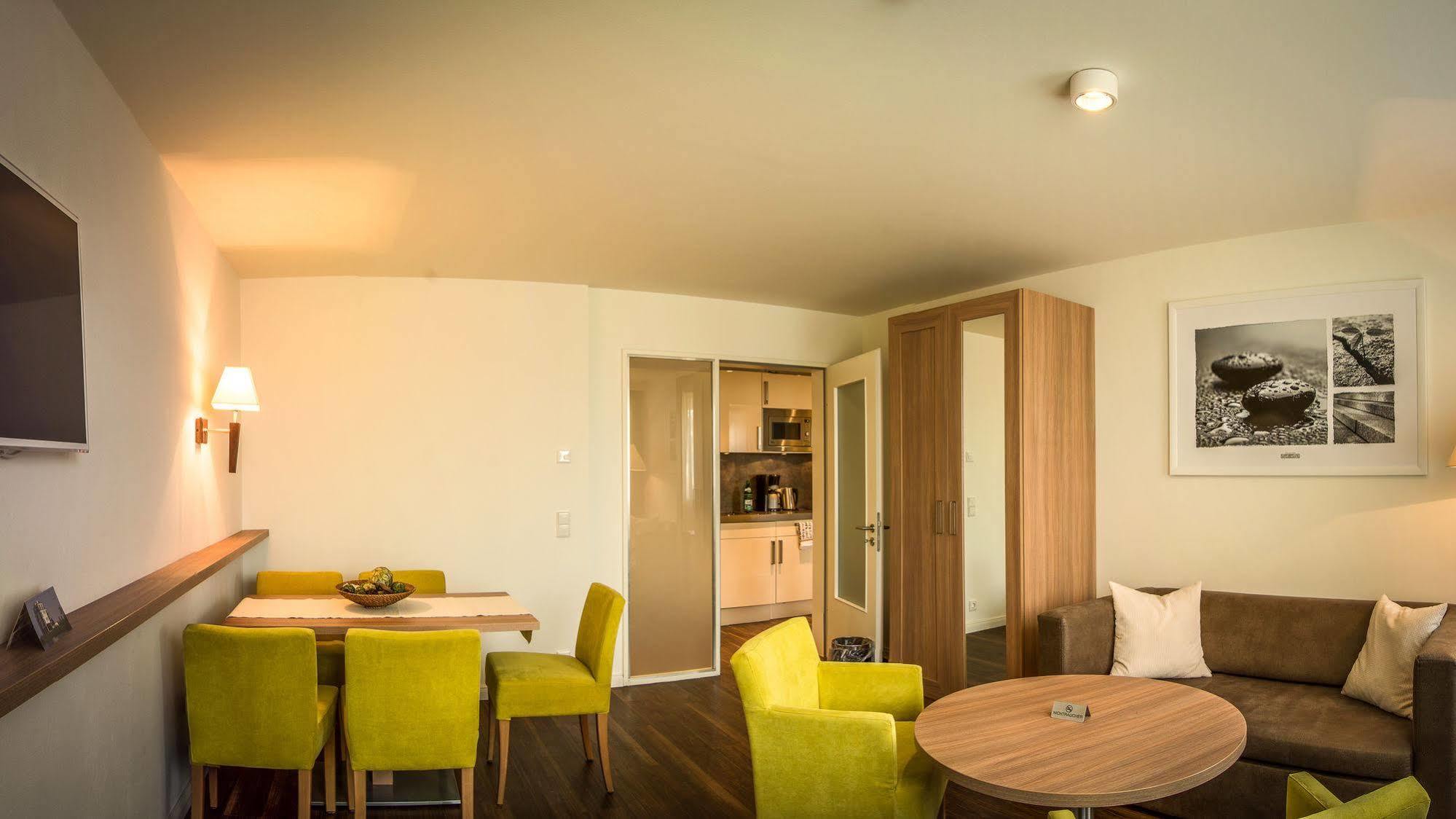 Hotel Warnow Росток Екстер'єр фото