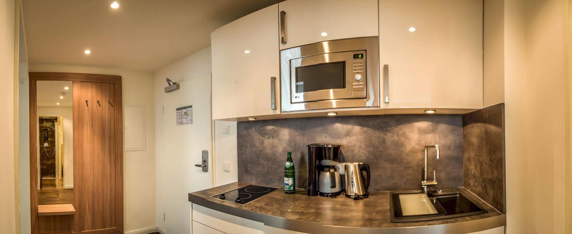 Hotel Warnow Росток Екстер'єр фото